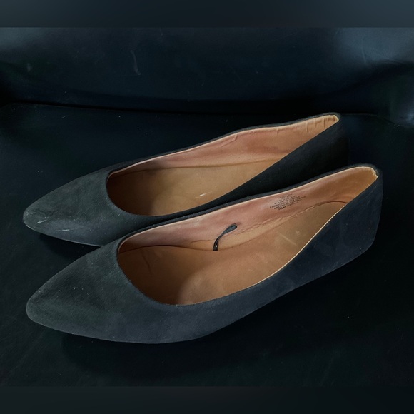 H&M ● Black Suede Flats - Picture 2 of 4